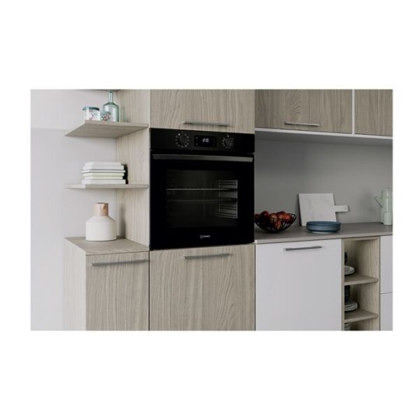 vvv Four chaleur tournante indesit io 2580c b