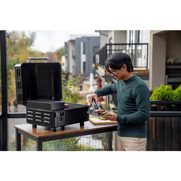 Barbecue pellet TRAEGER Ranger TFT18KLDE noir à poser, 40x29 cm