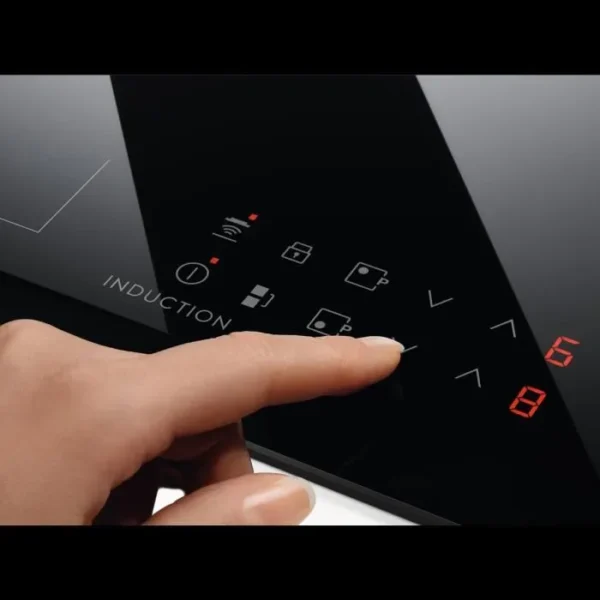 plaque-de-cuisson-induction-electrolux-4-zones (2) Plaque de cuisson induction - ELECTROLUX - 4 zones - 7350 W - L59 x P52 cm - Revêtement verre - Noir