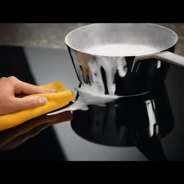 plaque-de-cuisson-induction-electrolux-4-zones (4) Plaque de cuisson induction - ELECTROLUX - 4 zones - 7350 W - L59 x P52 cm - Revêtement verre - Noir